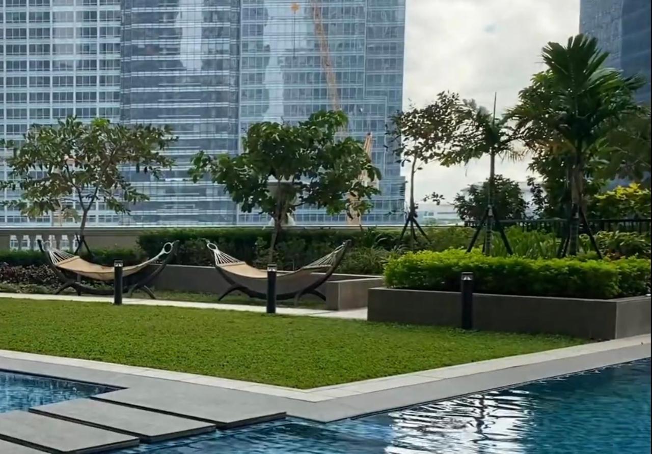 מנילה 1 Bedroom Condo Uptown Parksuites Bgc, High Floor, Morning Sun מראה חיצוני תמונה
